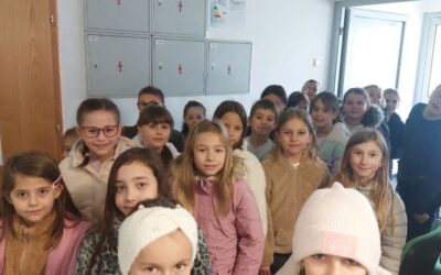 Mali folkloraši u posjetu Glazbenoj školi Jan Vlašimsky Virovitica