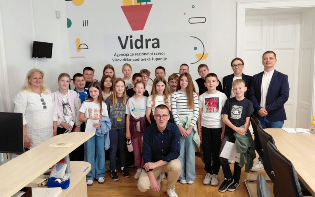 Povodom „Dana otvorenih vrata  EU projekata 2026.“ učenici 4.b razreda  posjetili su Razvojnu agenciju VIDRA